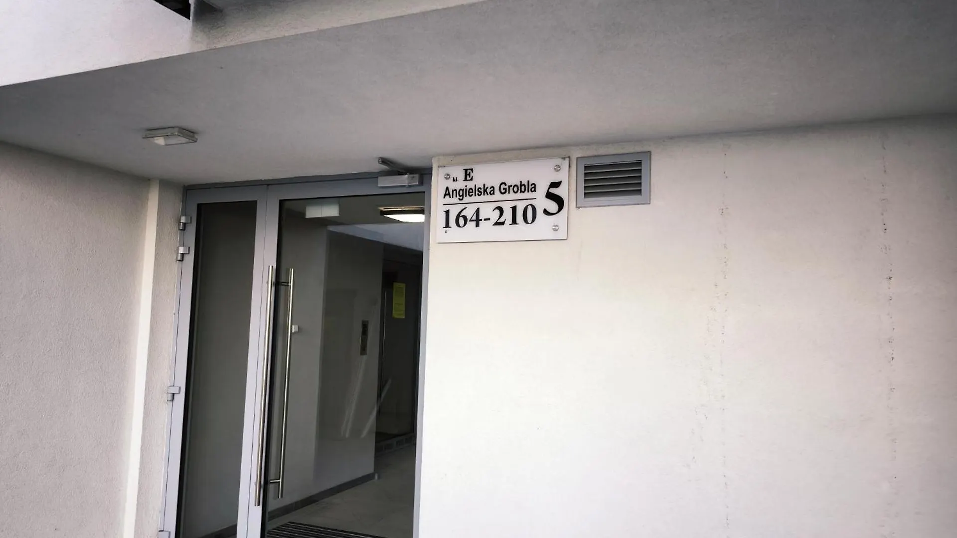 Central Apartments Grobla 1 + Parking Gdansk 0*,  Poland